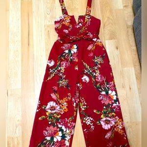 Floral jumpsuit with tie